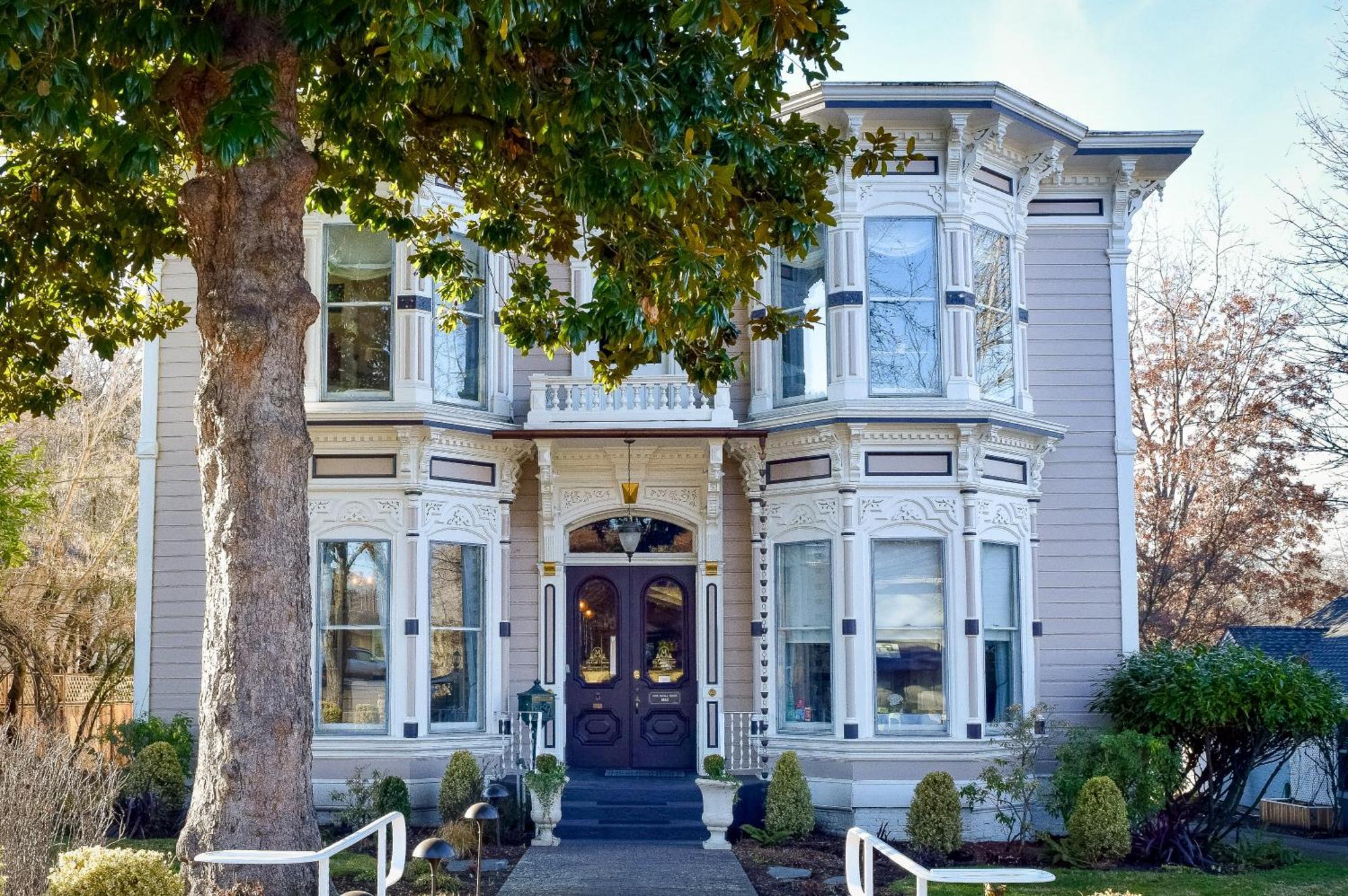 Mccall House Boutique Hotel Ешленд Екстер'єр фото